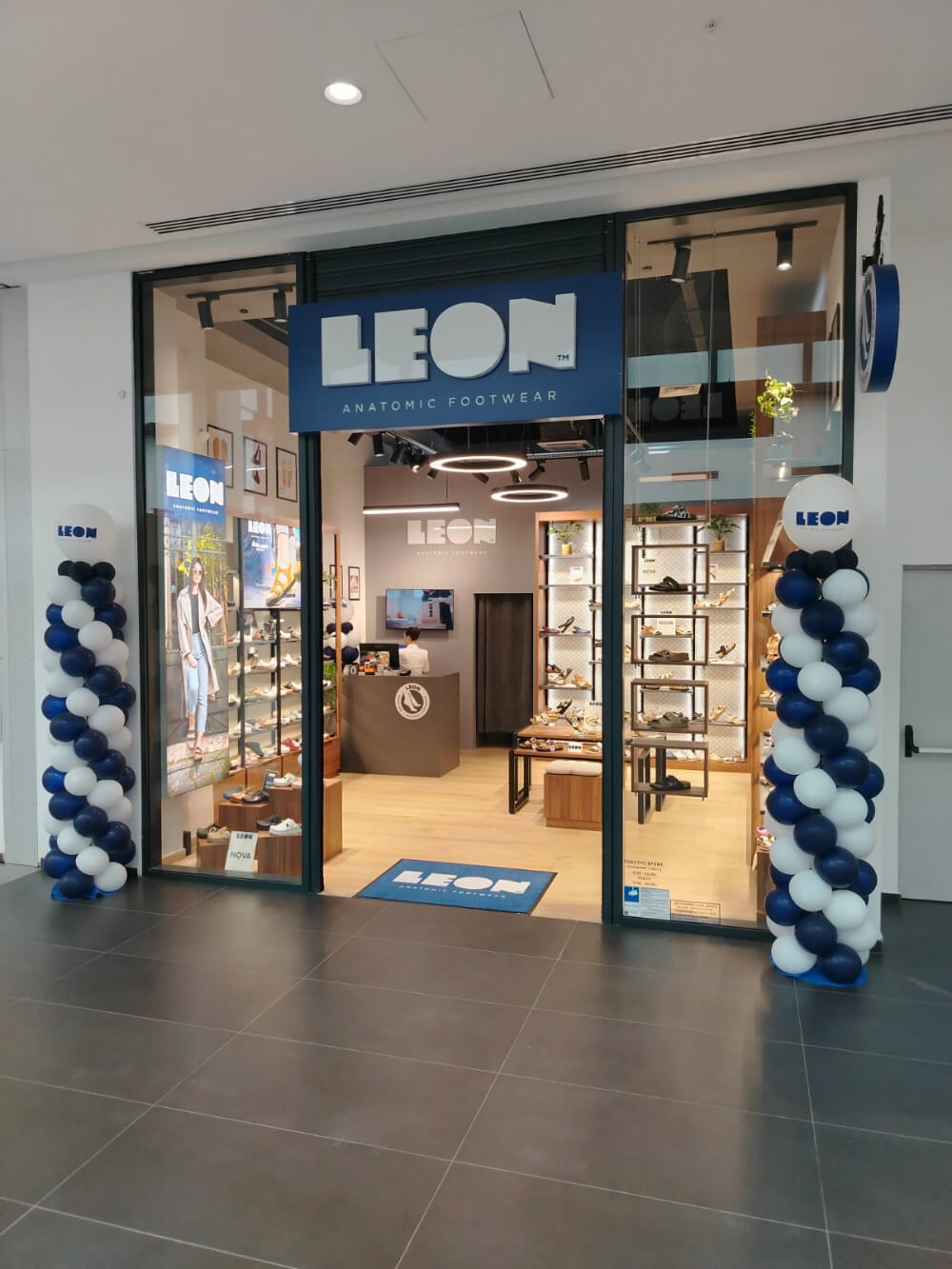 LEON - EAST GATE